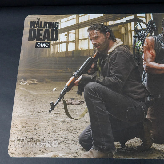 Ultra Pro - Magic the Gathering Playmat - The Walking Dead - Rick & Daryl - NEU