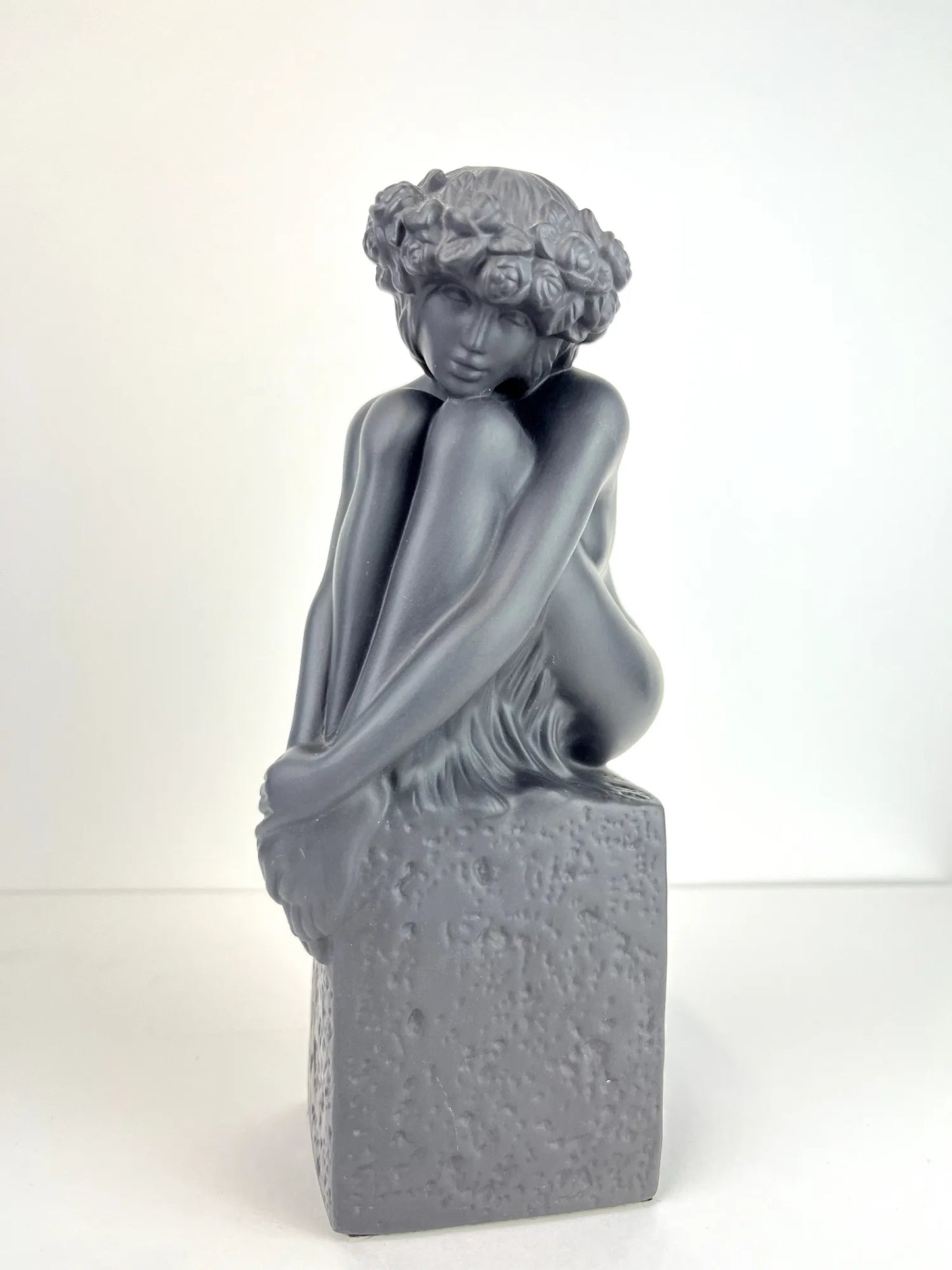 Jungfrau Porzellan Figur - Royal Copenhagen Sternzeichen - Christel