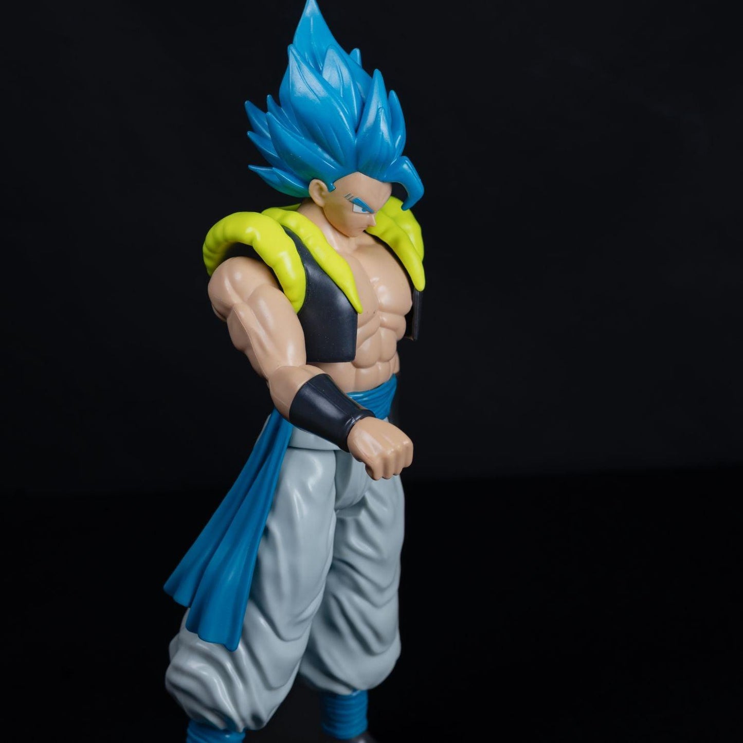 dragon-ball-super-action-figur-blue-gogeta-36745-30-cm-zustand-sehr-gut-5 - Utopia Collectibles