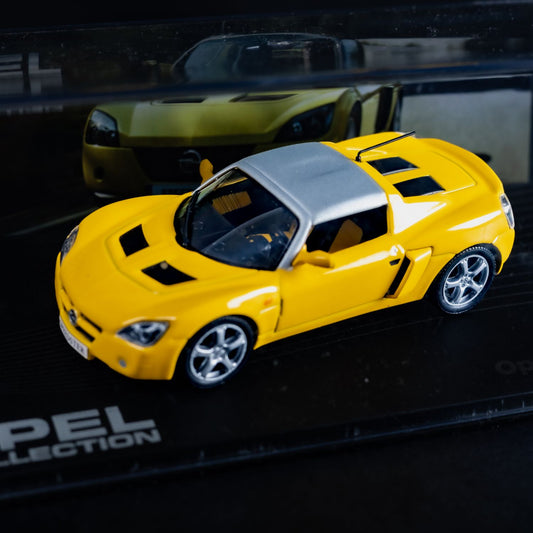 Opel Collection - Speedster (2000-2005) - 1:43 Stand-Modell - Mini-Vitrine