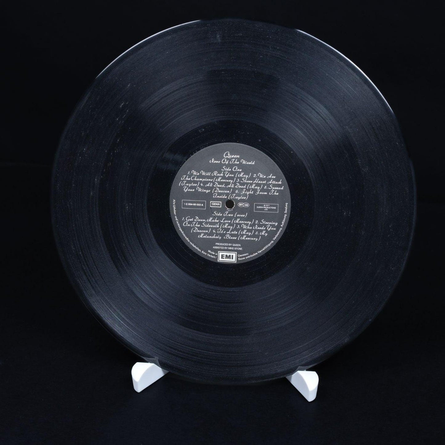 queen-news-of-the-world-vinyl-lp-12-schallplatte-vg-vg-7 - Utopia Collectibles