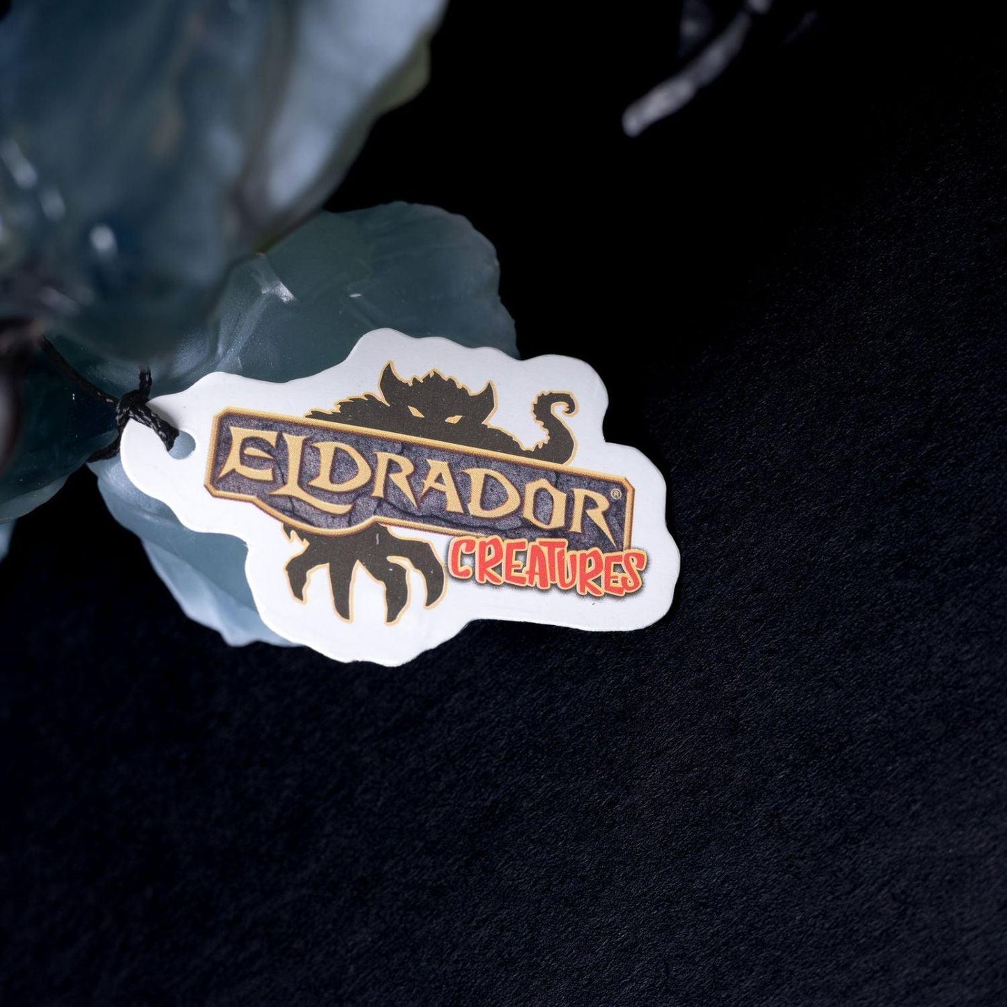 schleich-tier-figur-eldrador-eisgigant-modell-70146-mit-faehnchen-etikett-7 - Utopia Collectibles