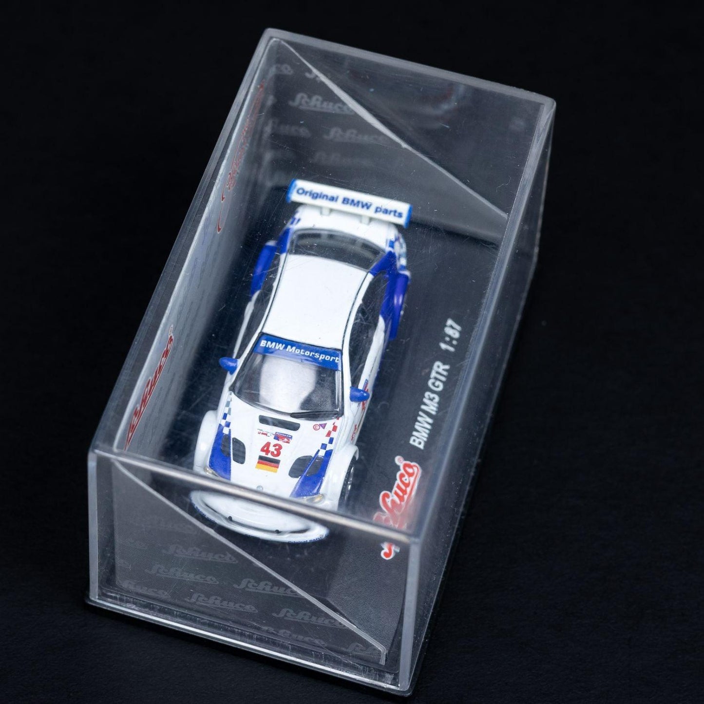 schuco-bmw-m3-gtr-modellauto-massstab-187-mit-mini-showcase-neuwertig-2 - Utopia Collectibles