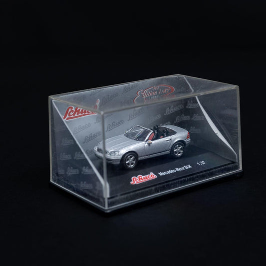 schuco-mercedes-benz-slk-modellauto-massstab-187-mit-mini-showcase-neuwertig-2 - Utopia Collectibles