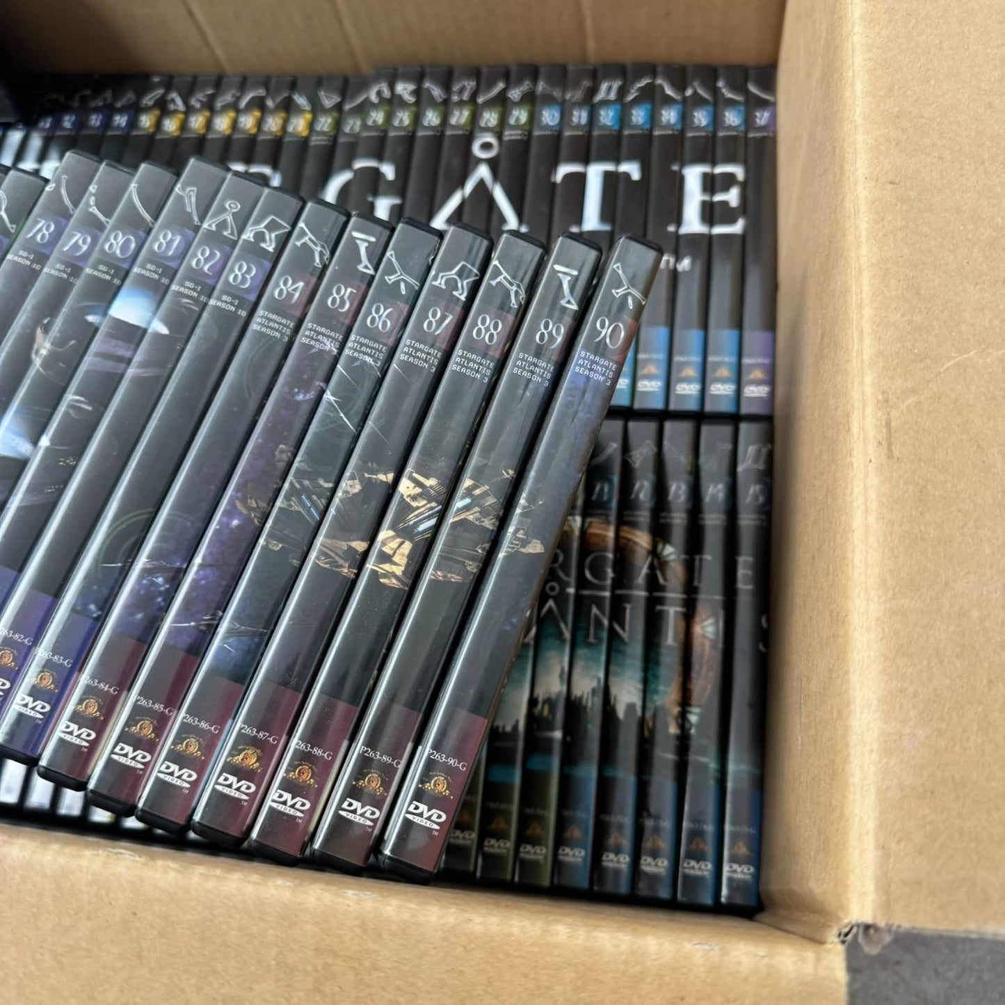 Stargate: Die DVD-Sammlung - Kommando SG1 & Atlantis komplett 1-90 + Pilotfilm