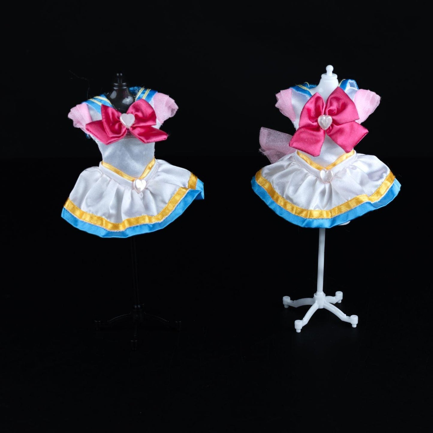 2x-igel-bandai-super-sailor-moon-kleid-raritaet-1999-ntk-ta-gebraucht-1 - Utopia Collectibles