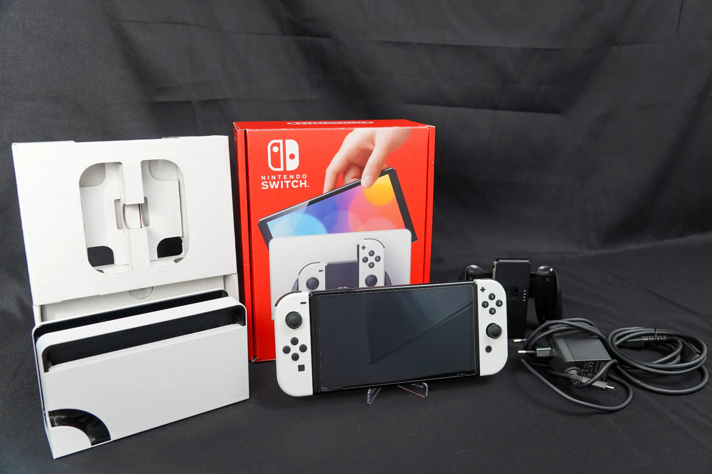 Nintendo Switch OLED Weiß -  Gebraucht in OVP (ohne Handgelenkschlaufe)