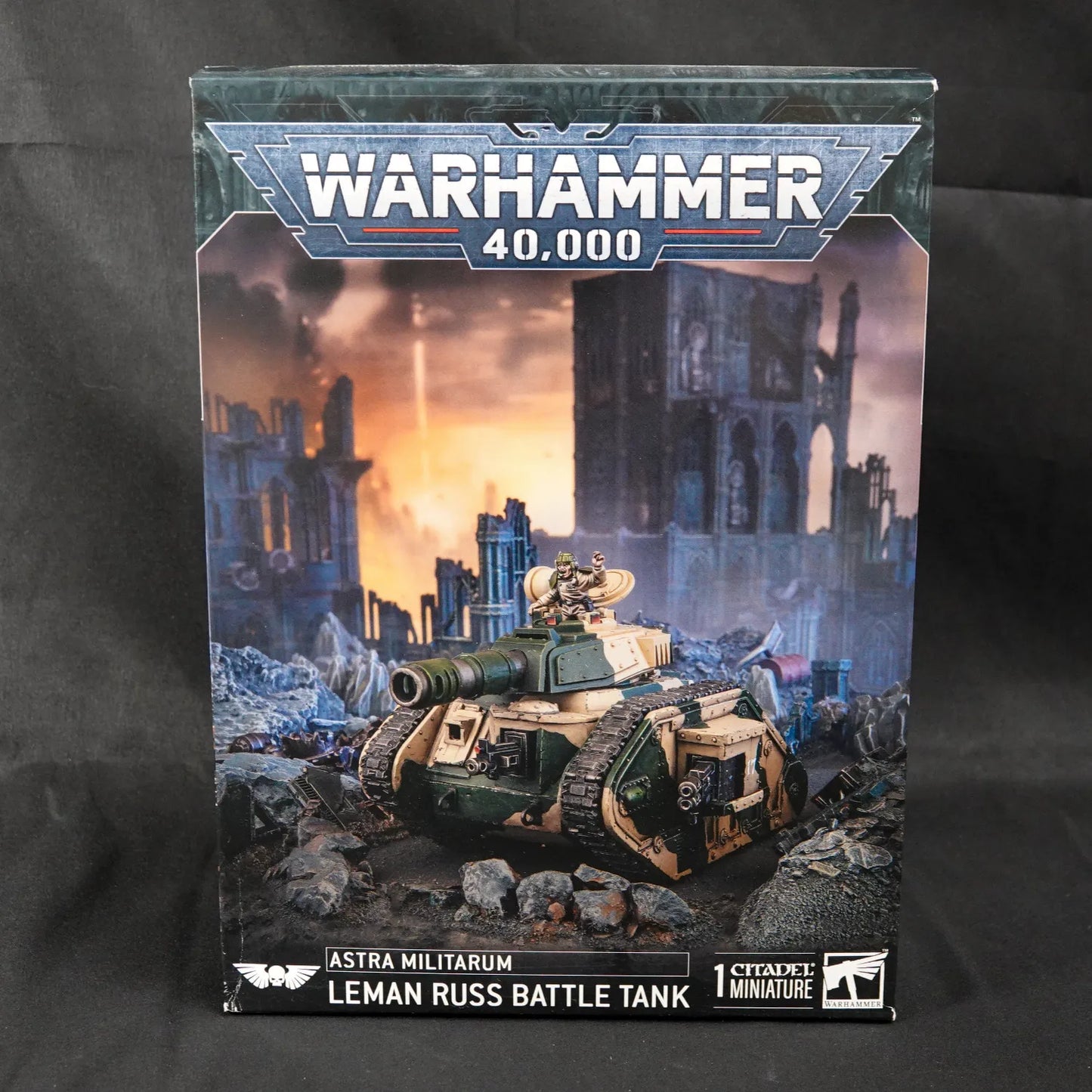 Warhammer: 40K - ASTRA MILITARUM - LEMAN RUSS BATTLE TANK