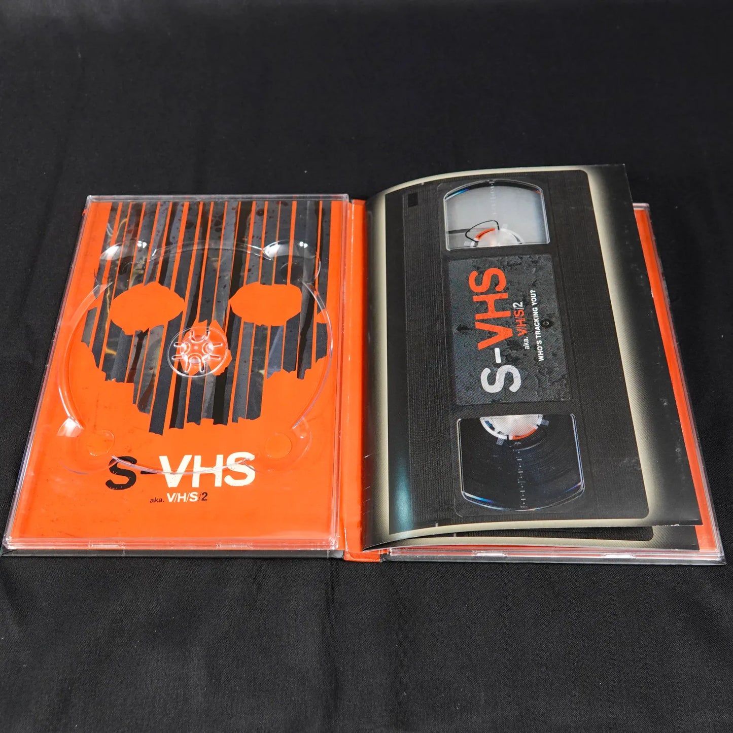 S-VHS aka. V/H/S/2 Uncut - Who's Tracking You? - Blue Ray Media Book - Deutsch