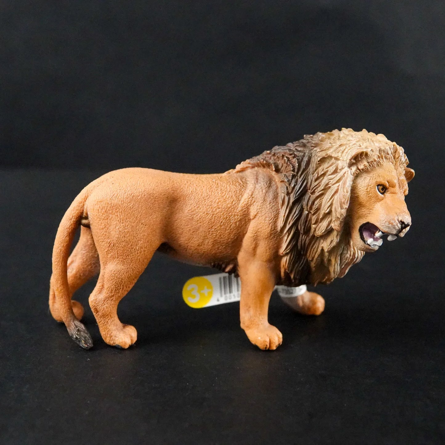 Schleich Tier Figur: Löwe - Modell 14726 - Mit Fähnchen / Etikett