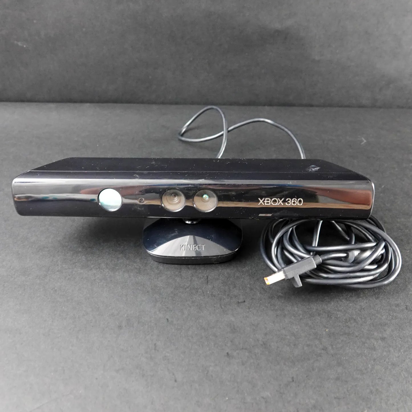 XBOX 360 S Konsole - Model 1439 - mit Zubehör: Controller + Kinect