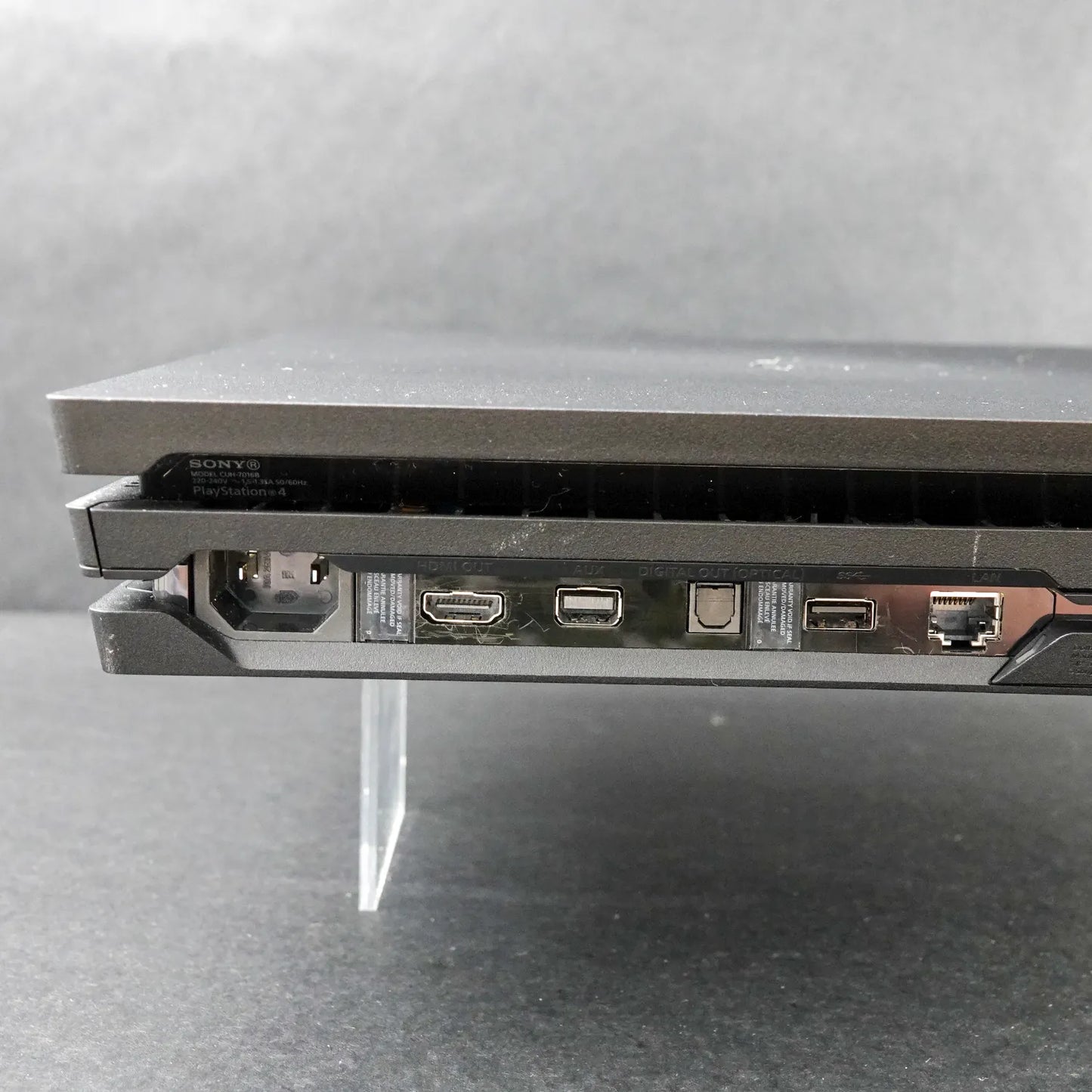 Playstation 4 PRO / PS4 mit 2 Controllern - Funktion getestet