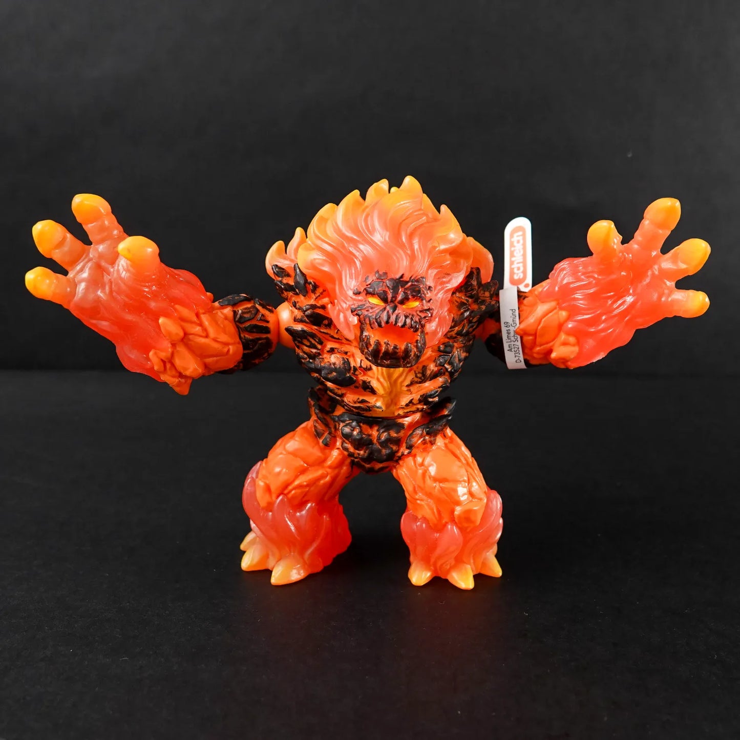 Schleich Tier Figur: Eldrado Lavagolem - Modell 70145 - Mit Fähnchen / Etikett