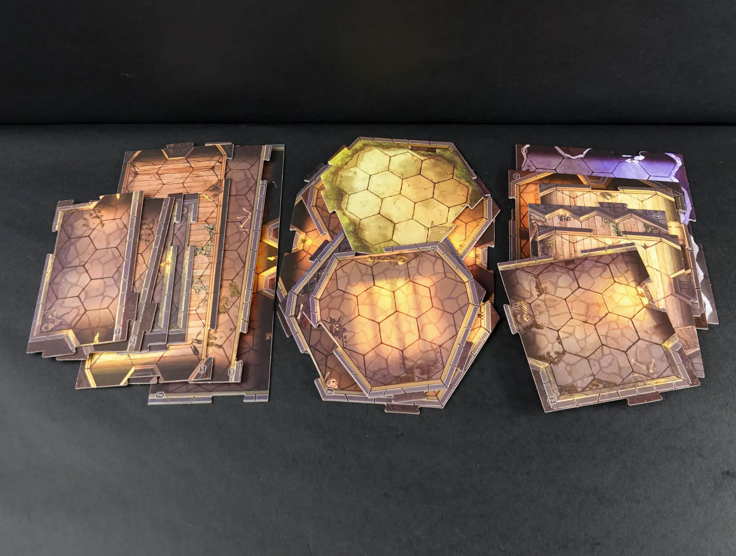 Gloomhaven - Deutsche Ausgabe (Feuerland) - Vollständig / Kaum Bespielt