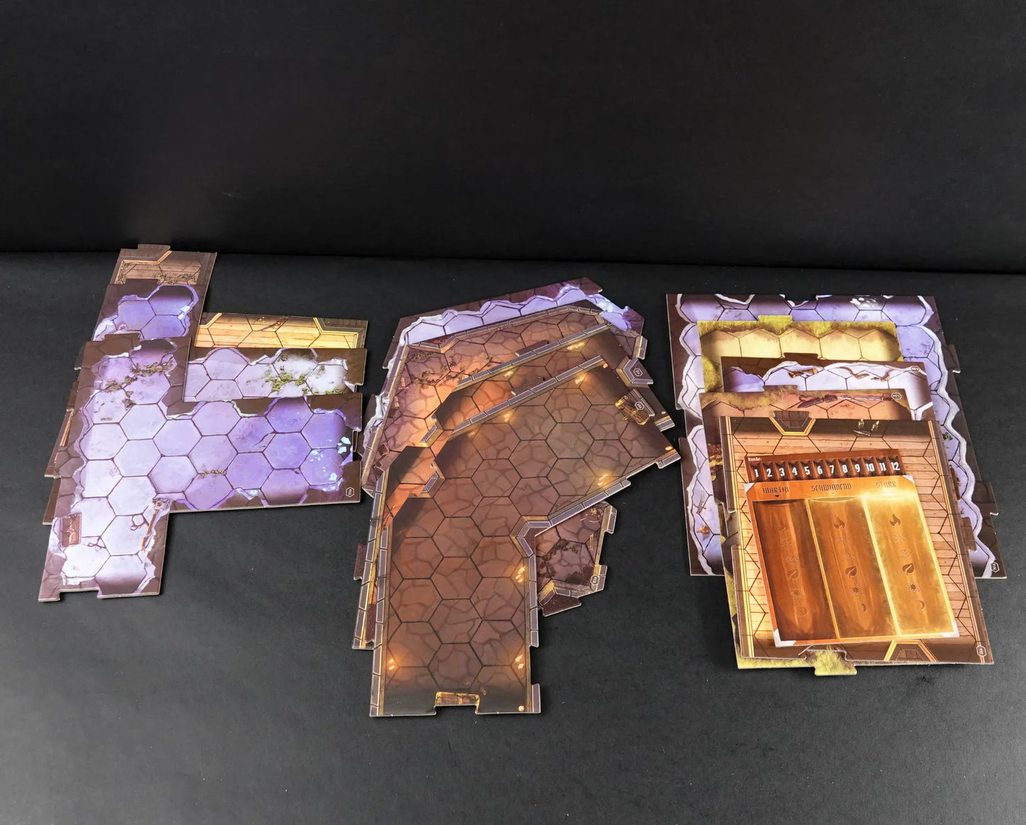 Gloomhaven - Deutsche Ausgabe (Feuerland) - Vollständig / Kaum Bespielt