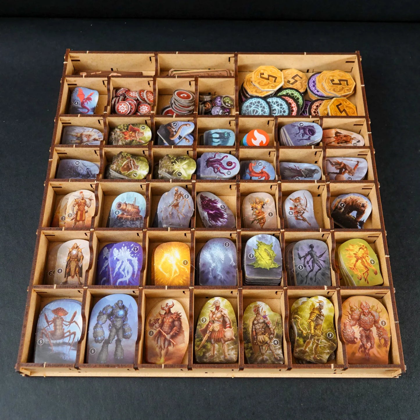 Gloomhaven - Deutsche Ausgabe (Feuerland) - Vollständig / Kaum Bespielt