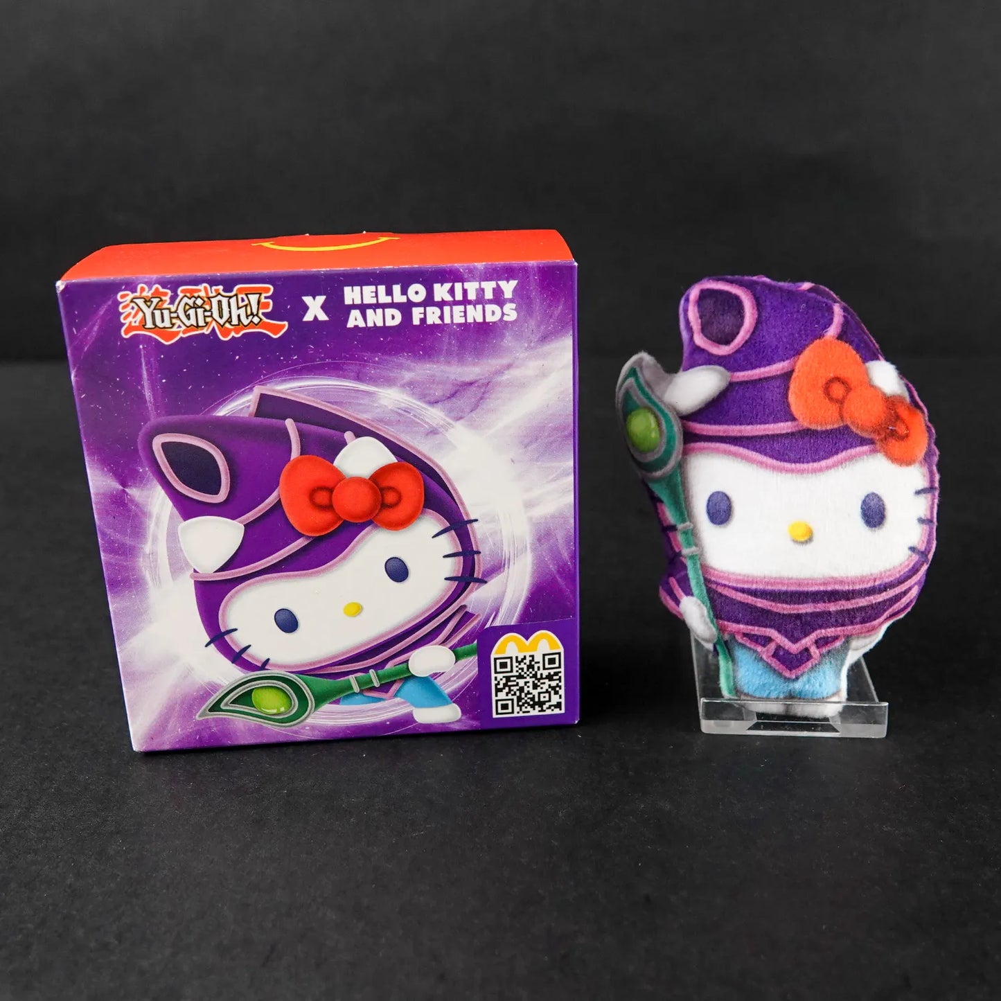 Yu-Gi-Oh! x Hello Kitty & Friends - Sanrio Plushie - Dunkler Magier - OVP