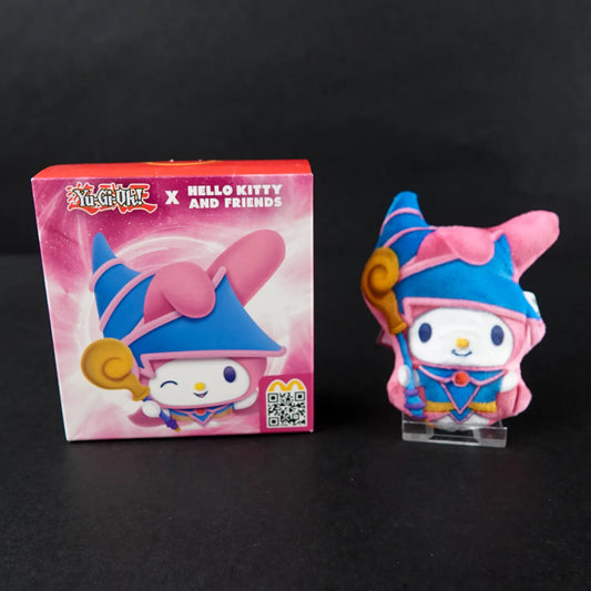 Yu-Gi-Oh! x Hello Kitty & Friends - Sanrio Plushie - Dunkles Magiermädchen - OVP