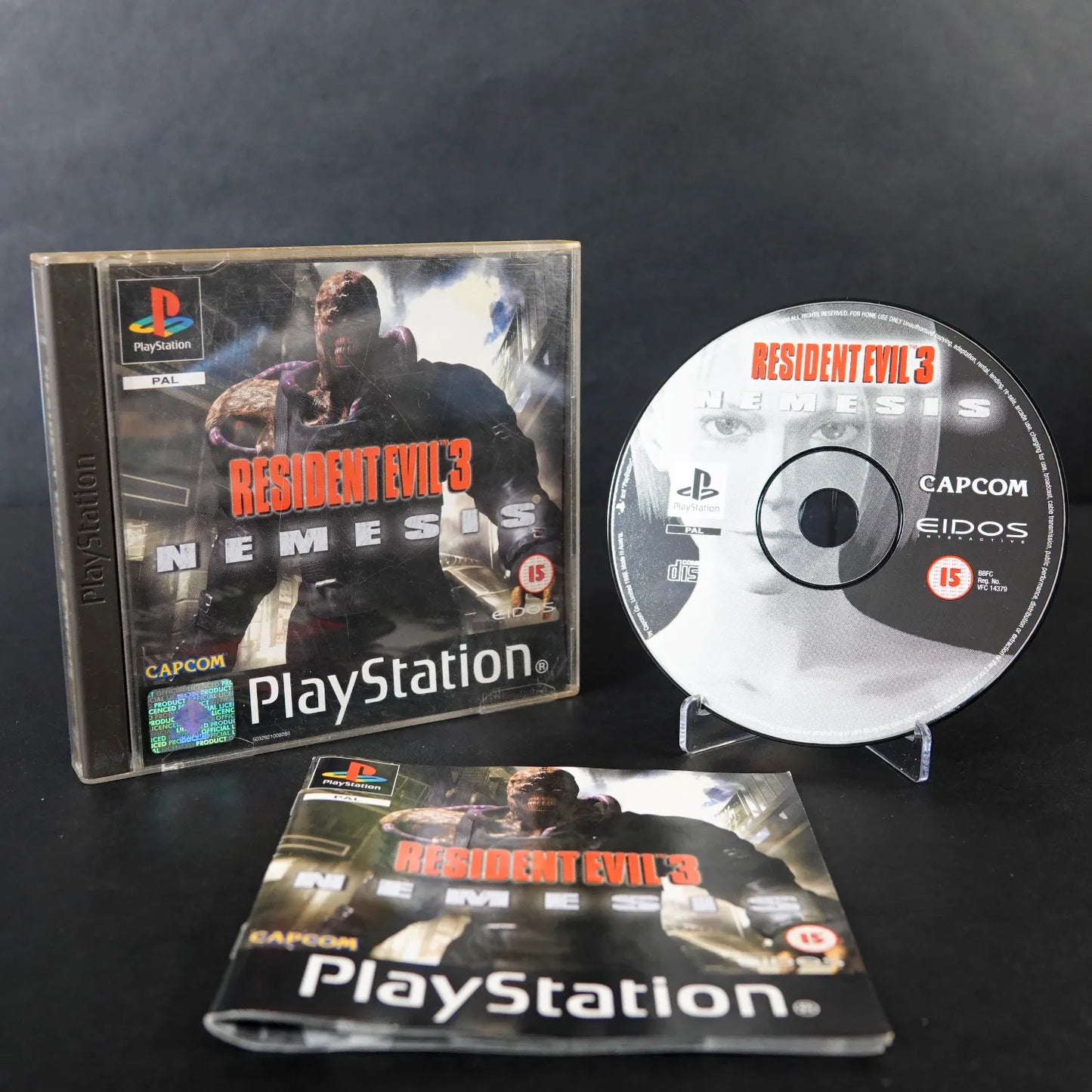 Resident Evil 3: Nemesis – PS1 – UK Import (BBFC 15) – UNCUT – CiB – Zustand Gut
