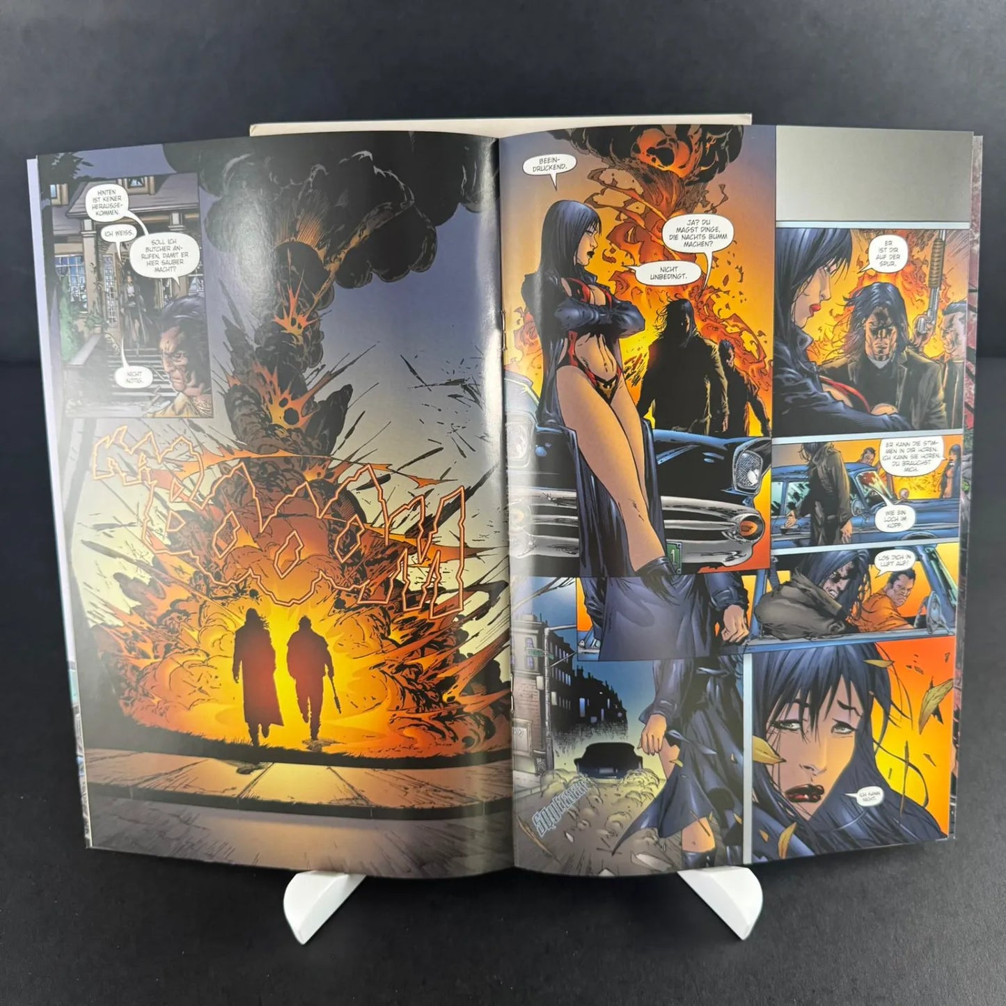 The Darkness / Vampirella (2006) - Comic Salon Variant Cover - Limited 78/333