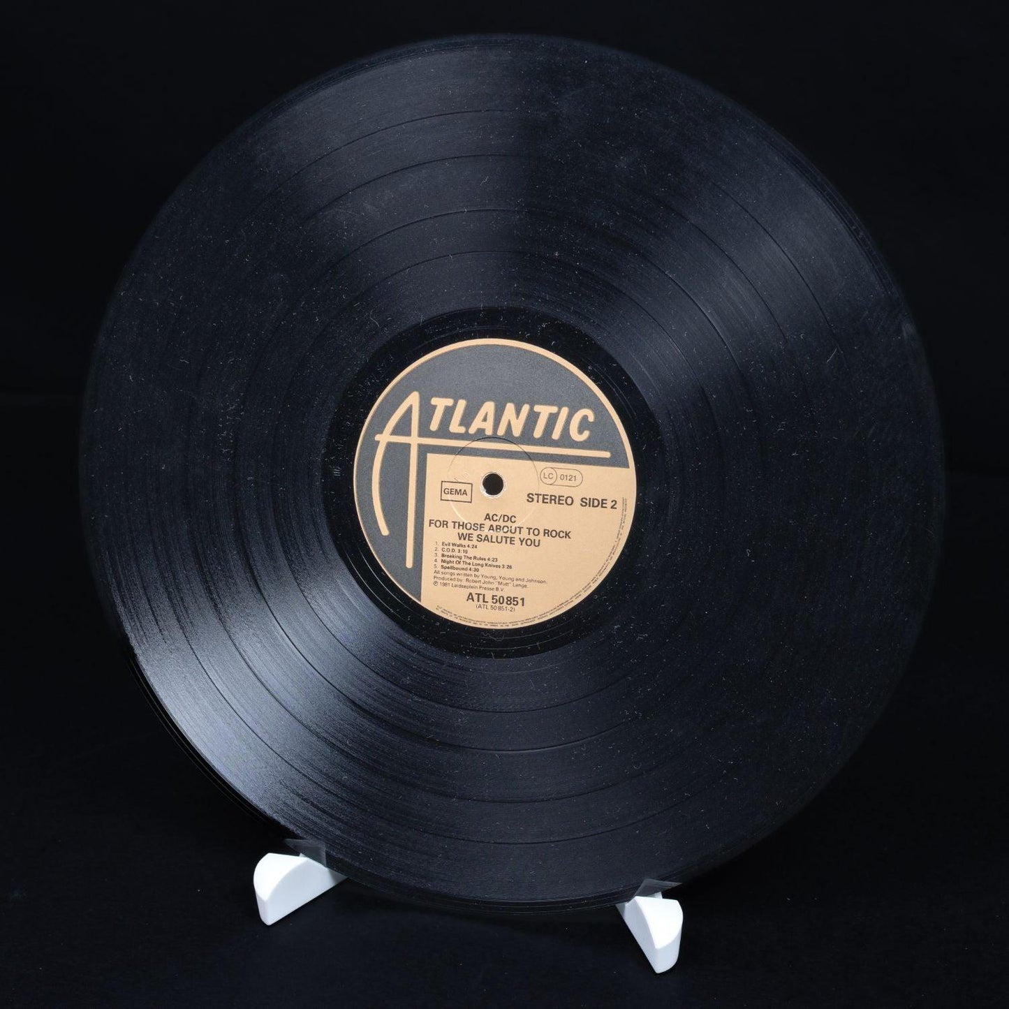 acdc-for-those-about-to-rock-we-salute-you-vinyl-lp-12-vg-vg-5 - Utopia Collectibles