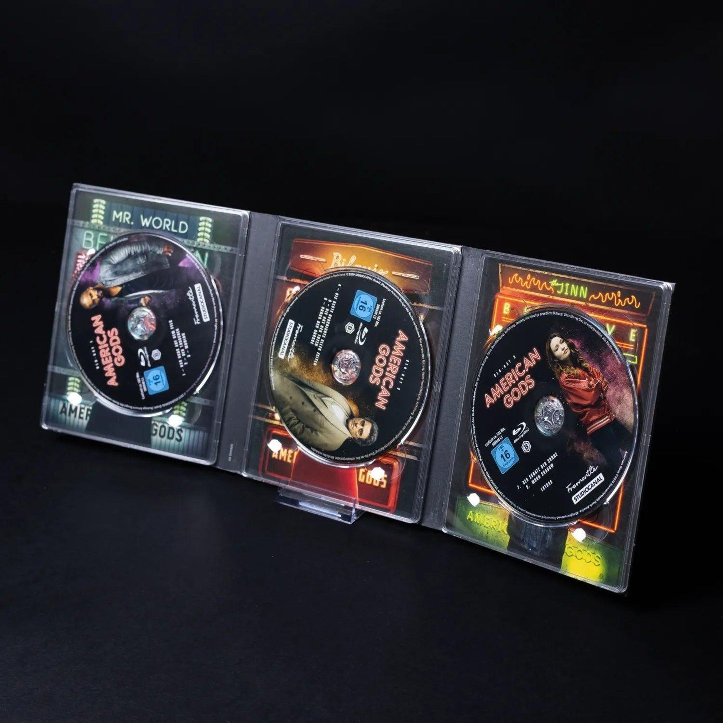 american-gods-blu-ray-staffel-123-mit-schuber-und-allen-beilagen-neuwertig-8 - Utopia Collectibles