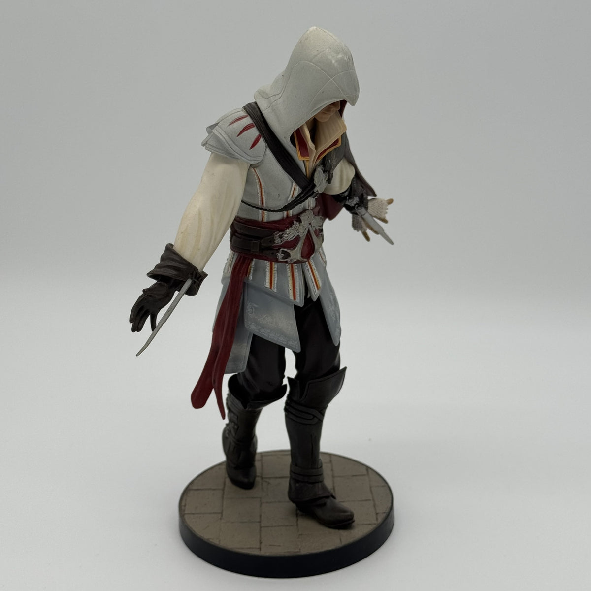 Assassin's Creed Ezio Auditore - Statue - UbiCollectibles - Sockel - Sehr Gut
