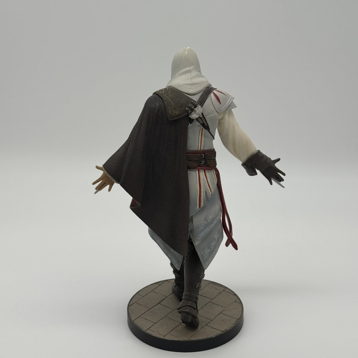 Assassin's Creed Ezio Auditore - Statue - UbiCollectibles - Sockel - Sehr Gut