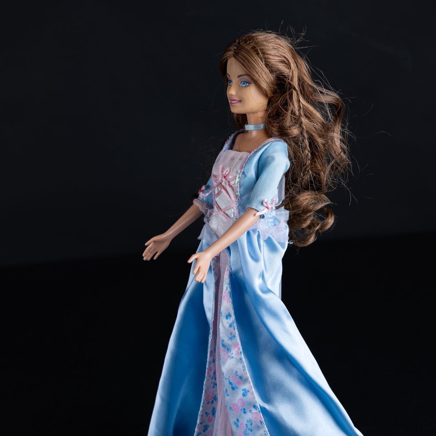 barbie-die-prinzessin-und-das-dorfmaedchen-erika-ohne-singfunktion-defekt-4 - Utopia Collectibles
