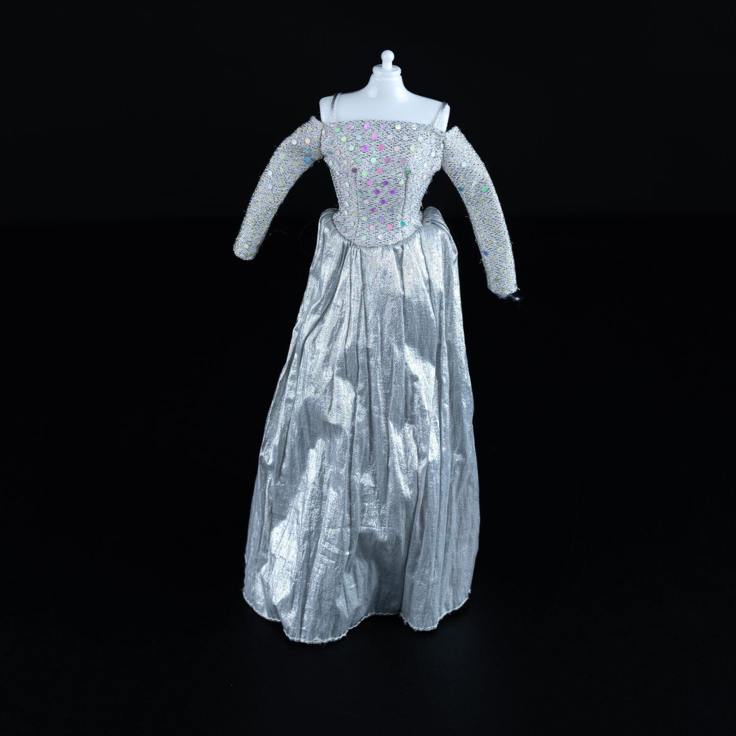 barbie-fashion-avenue-dazzle-silver-screen-star-kleid-mit-pailletten-1 - Utopia Collectibles