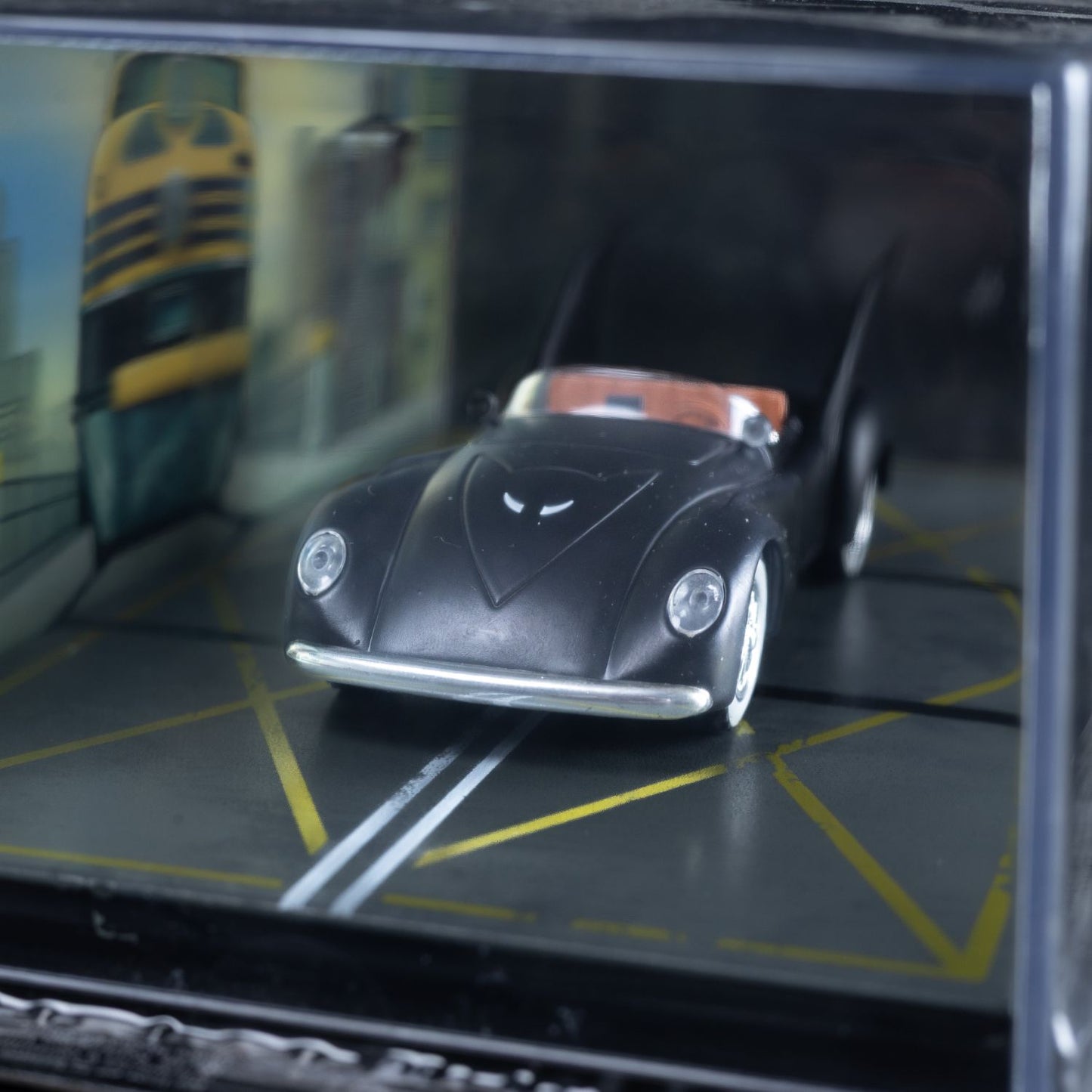 Batman #164 - Batmobil Diecast Standmodell in Vitrine