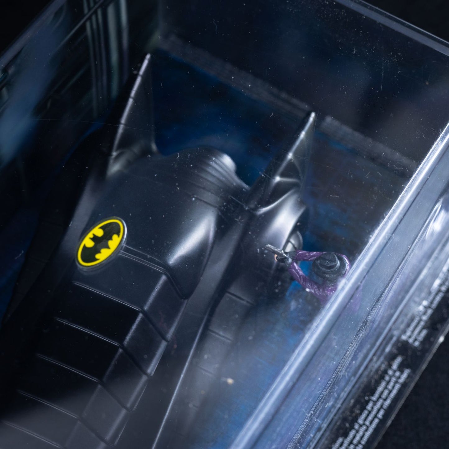 Batman Movie (The Batwing 1989) - Batmobil Armour Mode - Standmodell in Vitrine