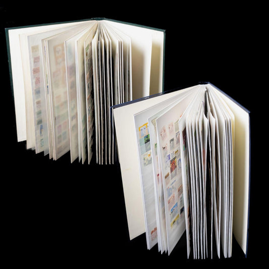 briefmarken-sammlung-2-alben-mit-briefmarken-weltweit-nach-land-sortiert-1 - Utopia Collectibles