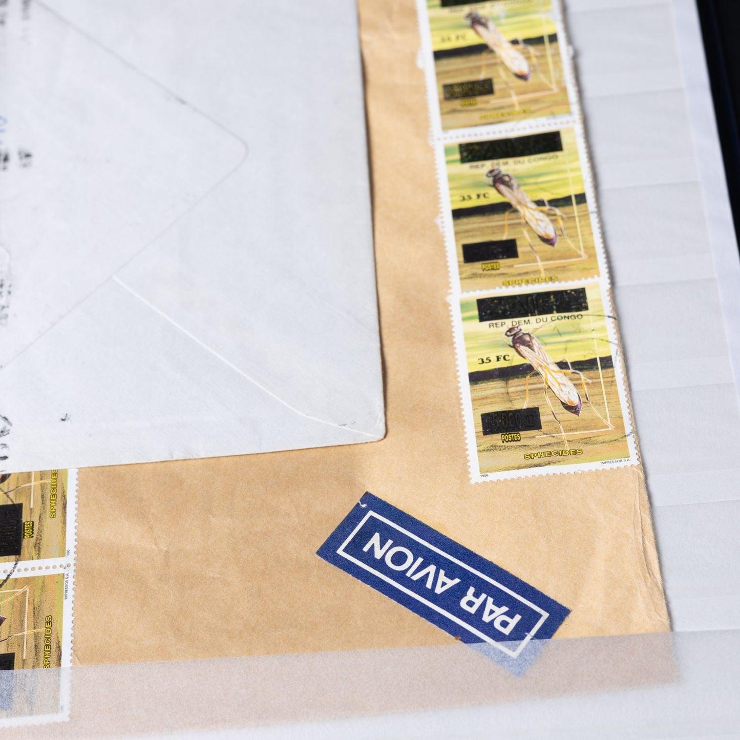 briefmarken-sammlung-2-alben-mit-briefmarken-weltweit-nach-land-sortiert-12 - Utopia Collectibles