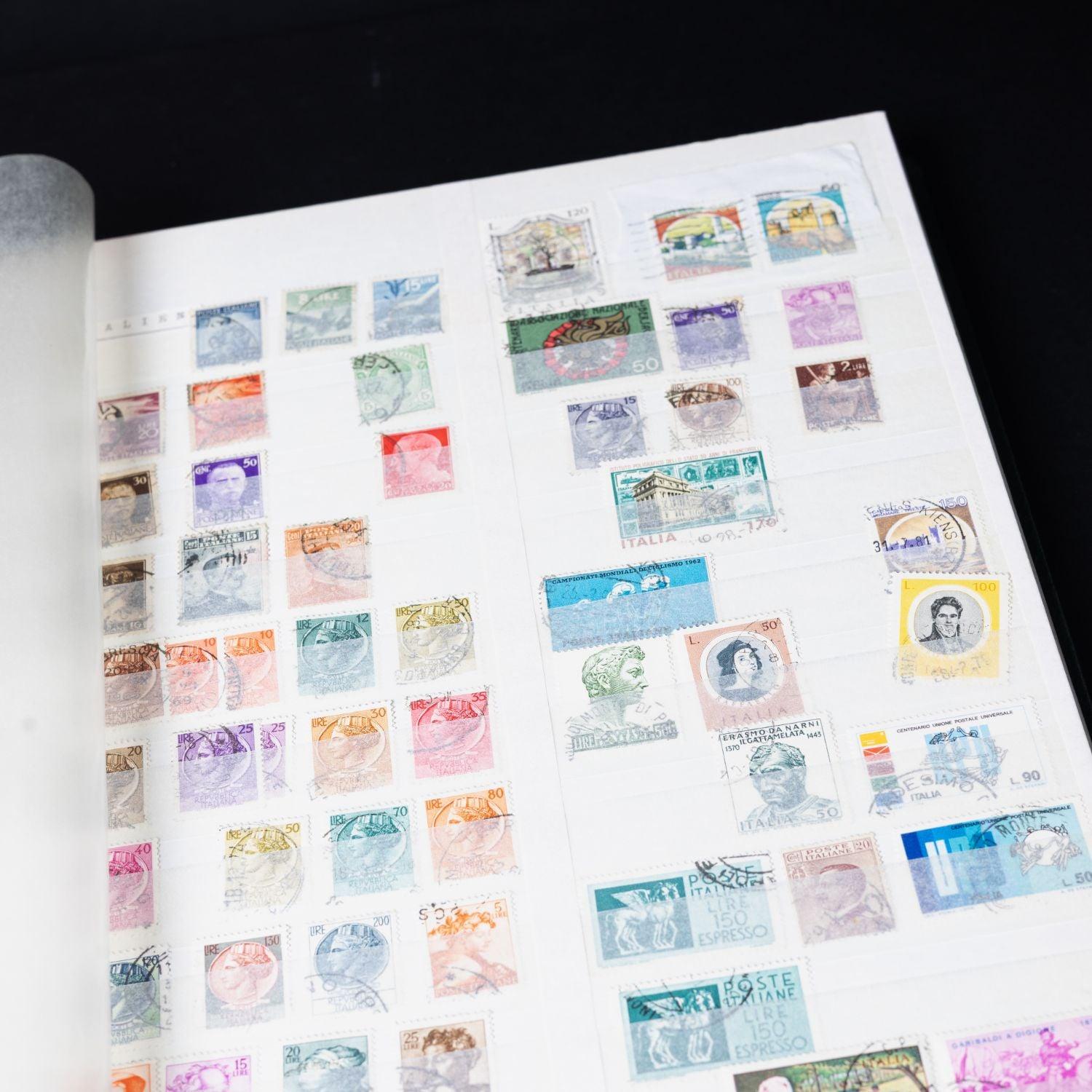 briefmarken-sammlung-2-alben-mit-briefmarken-weltweit-nach-land-sortiert-4 - Utopia Collectibles