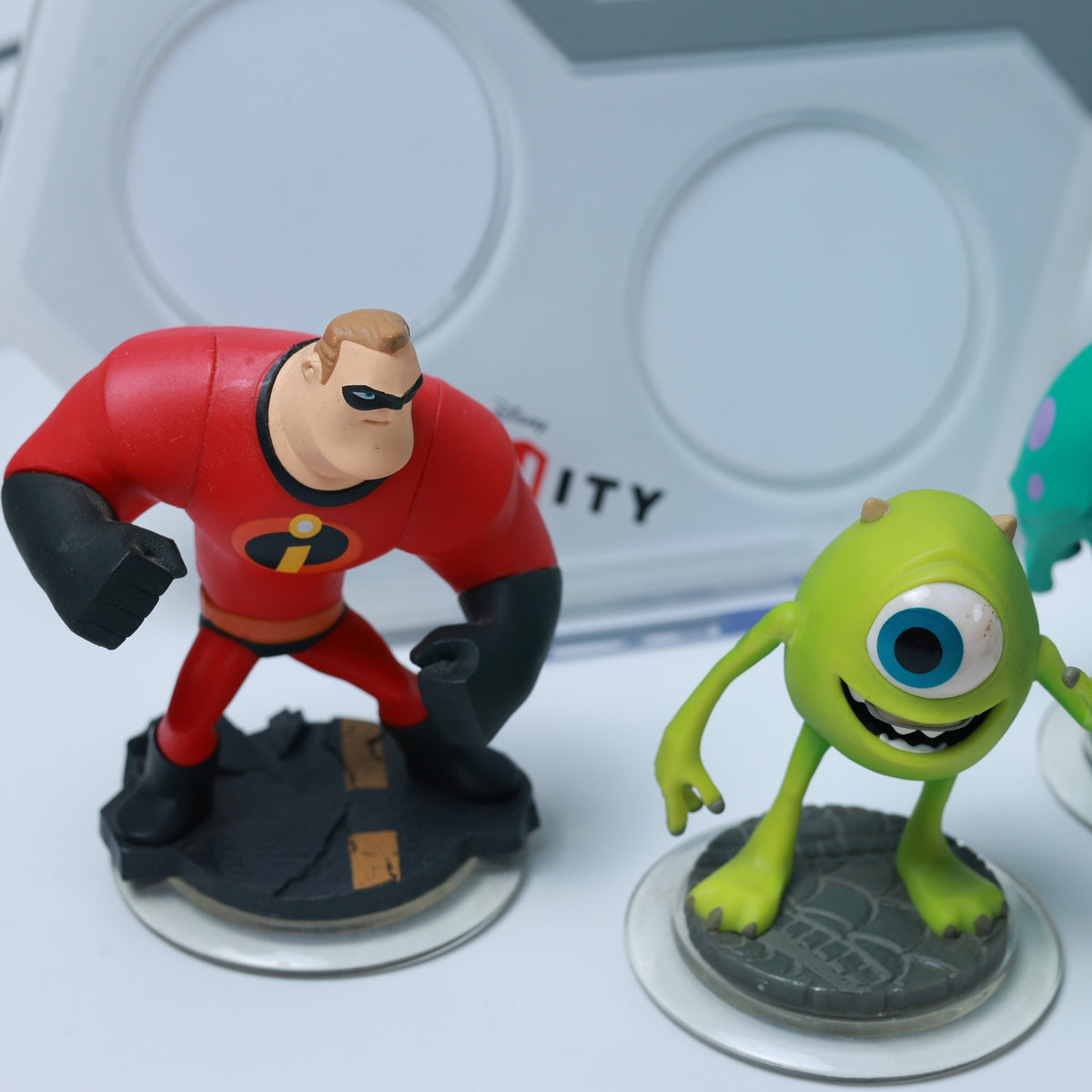 Disney Infinity Nintendo Wii - Base mit 5 Figuren (ohne Spiel) - Zust. Sehr Gut