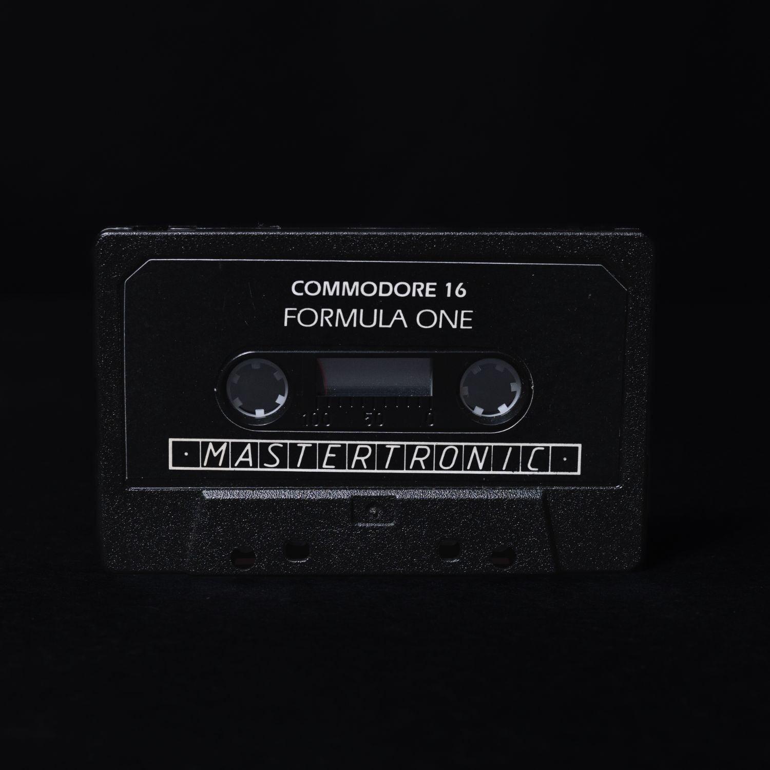 formula-1-simulator-commodore-16-c16-plus-4-kassette-cib-gebraucht-4 - Utopia Collectibles
