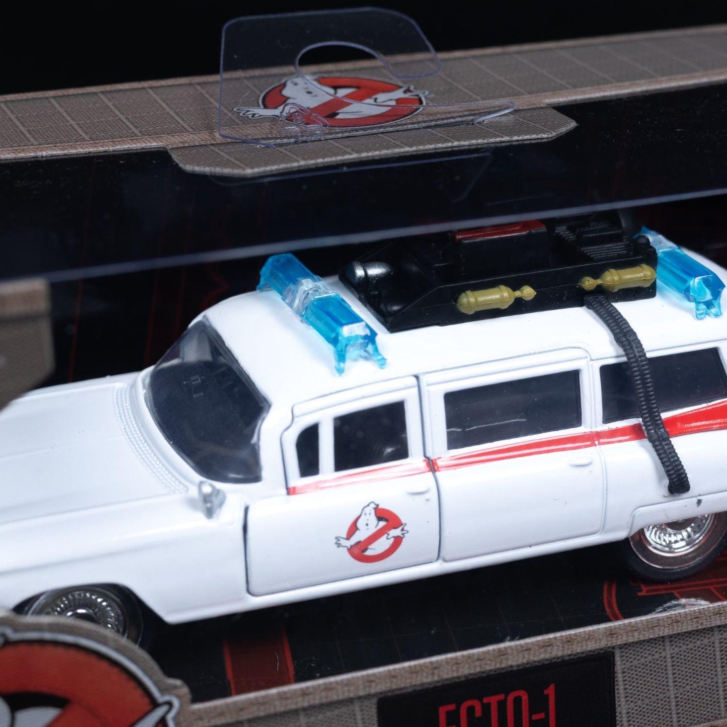 ghostbusters-ecto-1-hollywood-ride-series-die-cast-standmodell-132-ovp-4 - Utopia Collectibles
