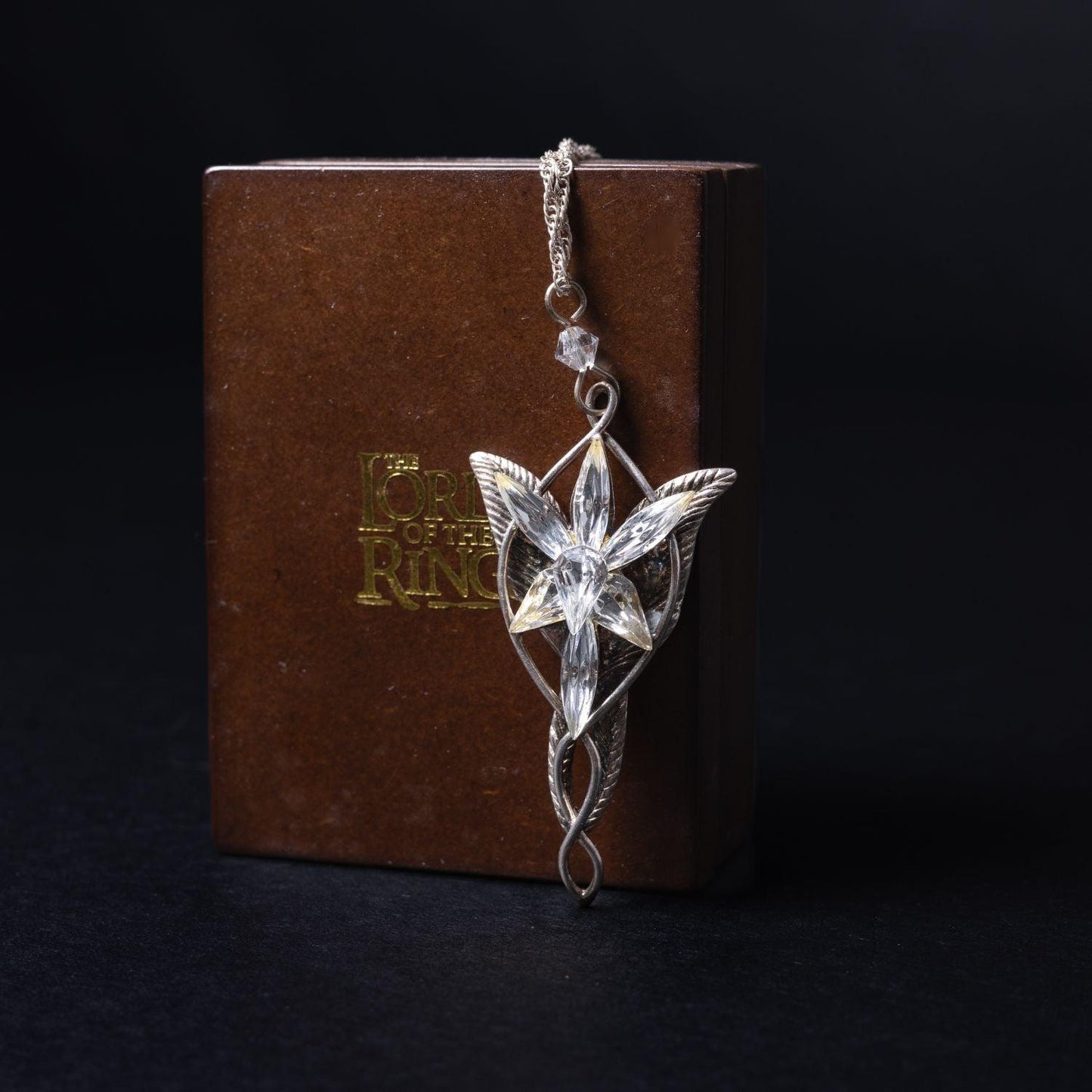 herr-der-ringe-arwens-abendstern-925-silber-anhaenger-nlp-inc-mit-holz-box-1 - Utopia Collectibles