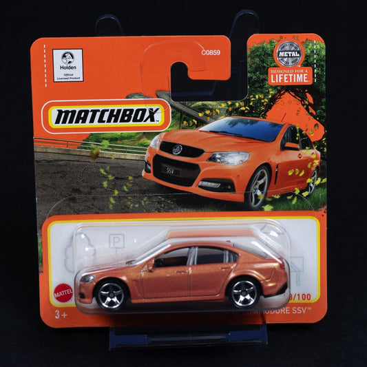 holden-vf-commodore-ssv-standmodell-mattel-matchbox-164-ovp-1 - Utopia Collectibles