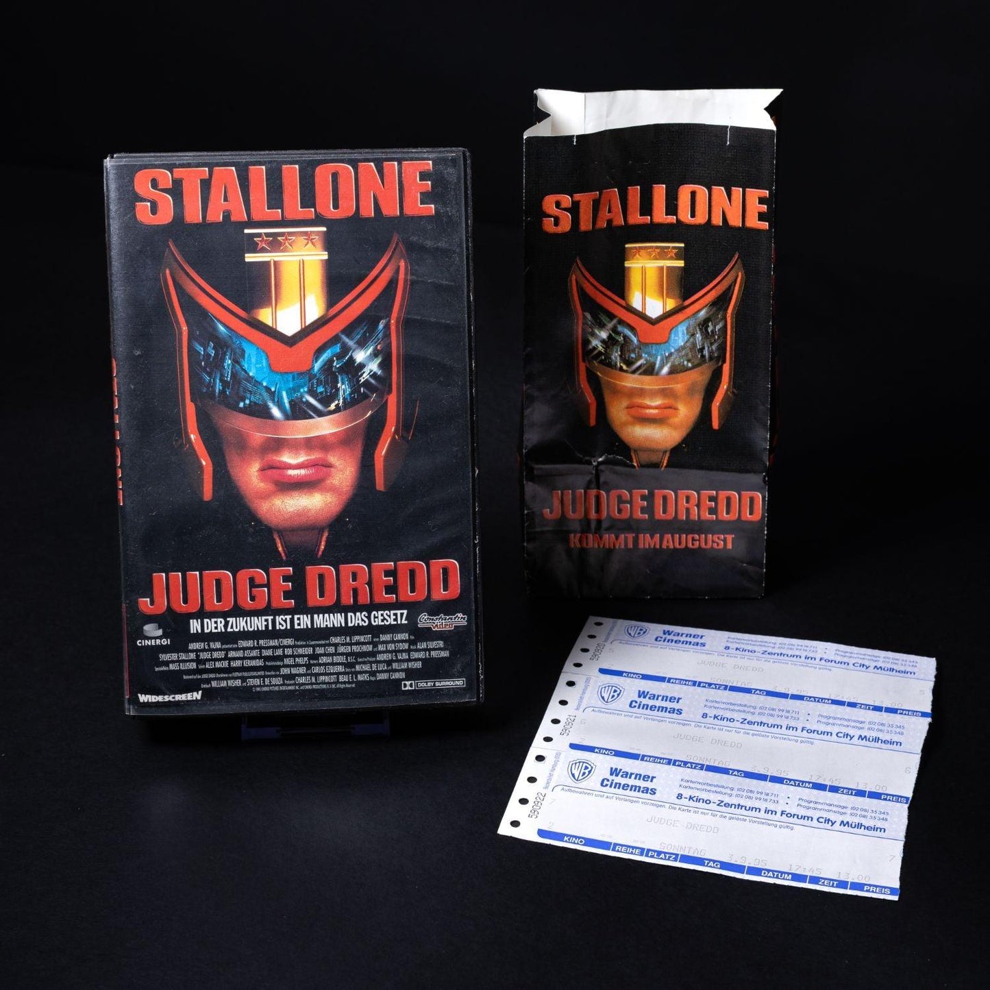 judge-dredd-1995-vcl-vhs-big-box-mit-kinoticket-popcorn-tuete-top-zustand-1 - Utopia Collectibles