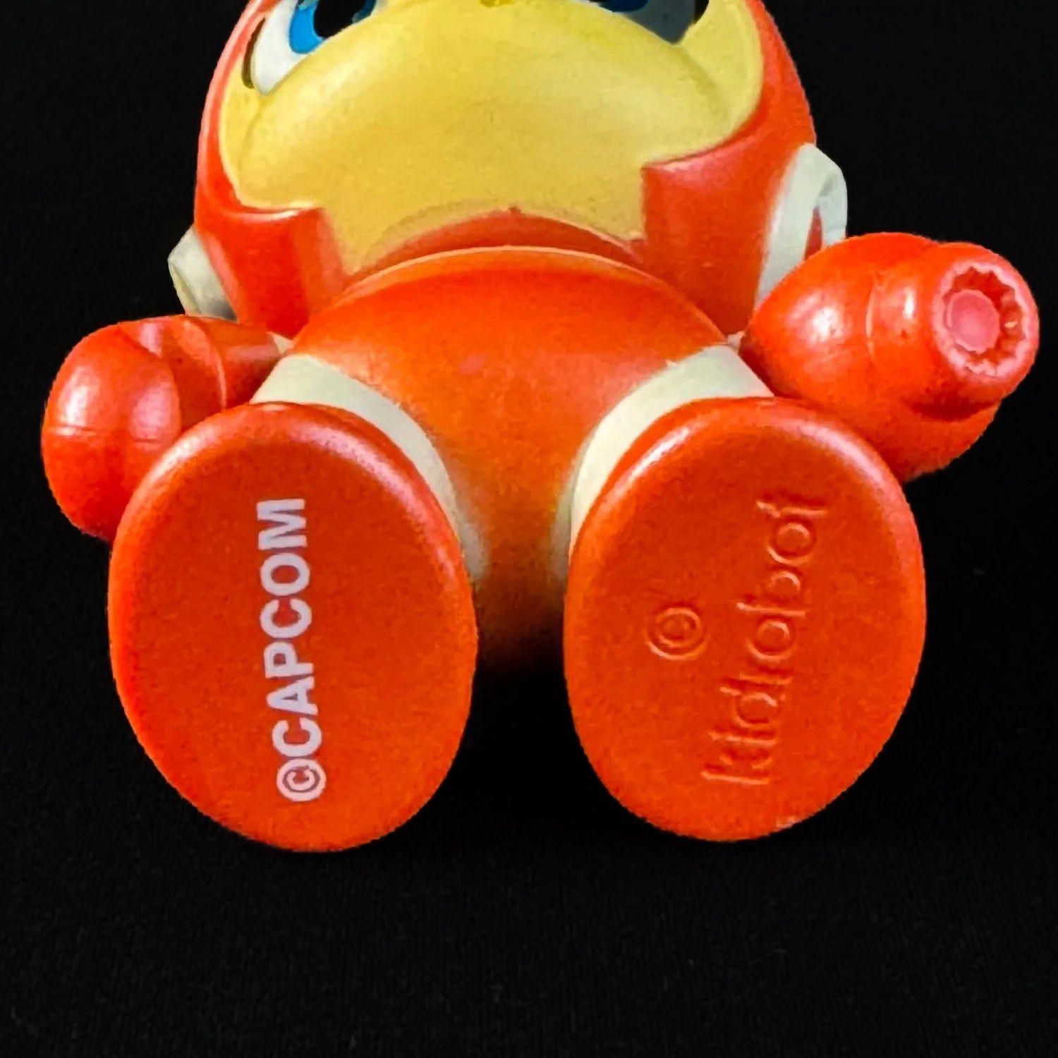 kidrobot-mega-man-capcom-series-mini-figur-rot-3-zoll-gebraucht-3 - Utopia Collectibles