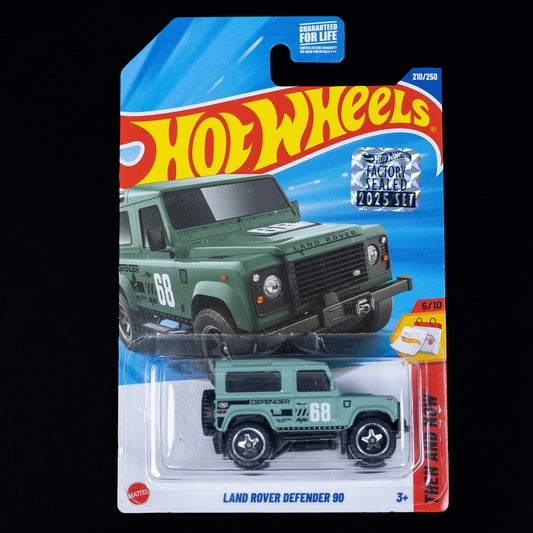 Land Rover Defender 90 - Mattel - Then And Now - 1/64 - PKW - Grün - 2025 - Neu