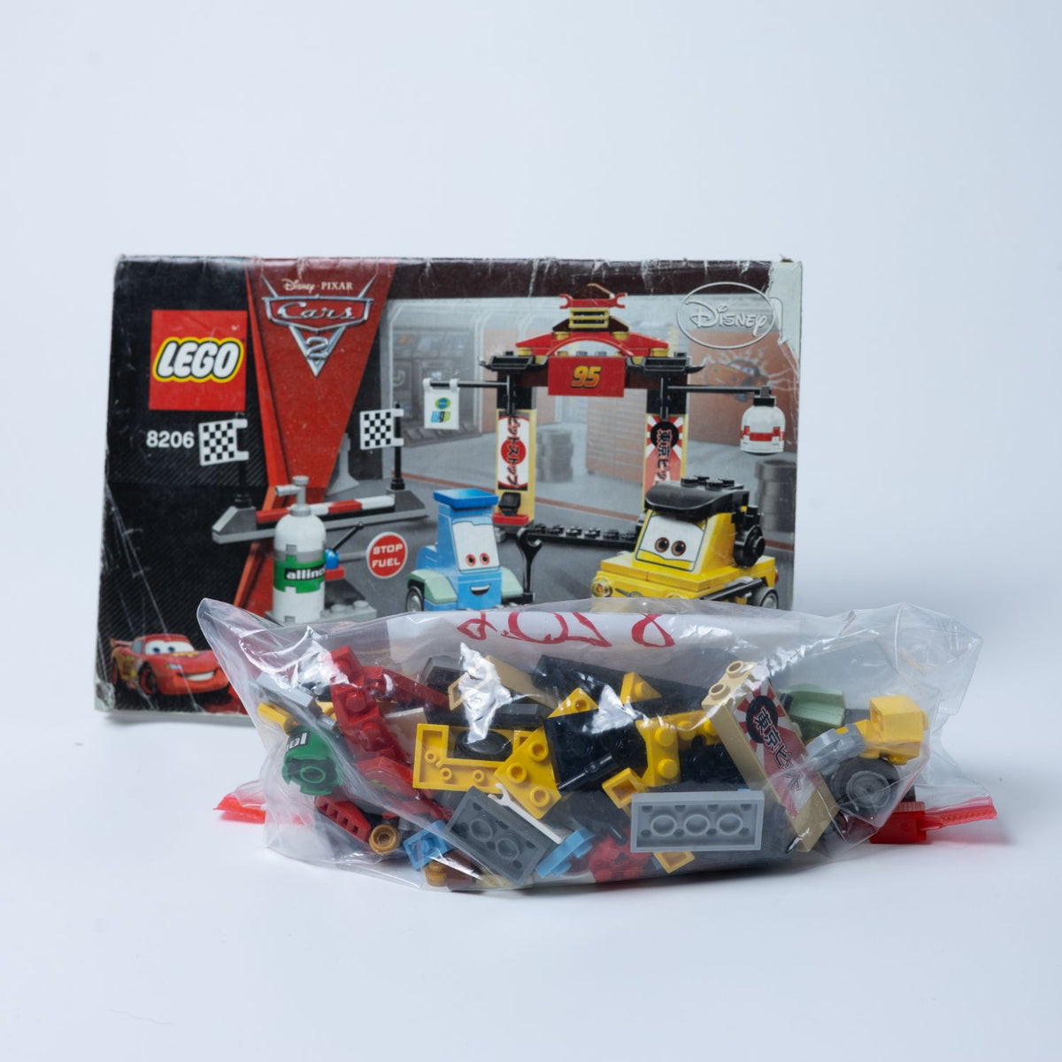 LEGO Cars 2 - Boxenstopp in Tokio - Modell 8206 - Vollständig mit Anleitung