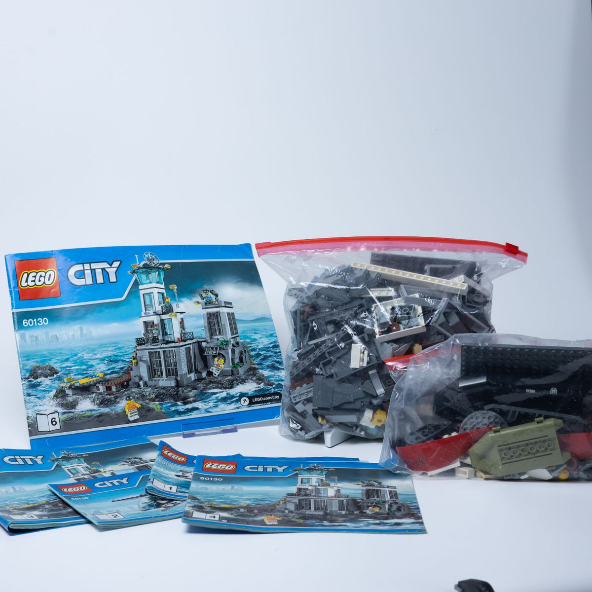 LEGO City - Polizeiquartier auf der Gefängnisinsel - Modell 60130 - Vollständig