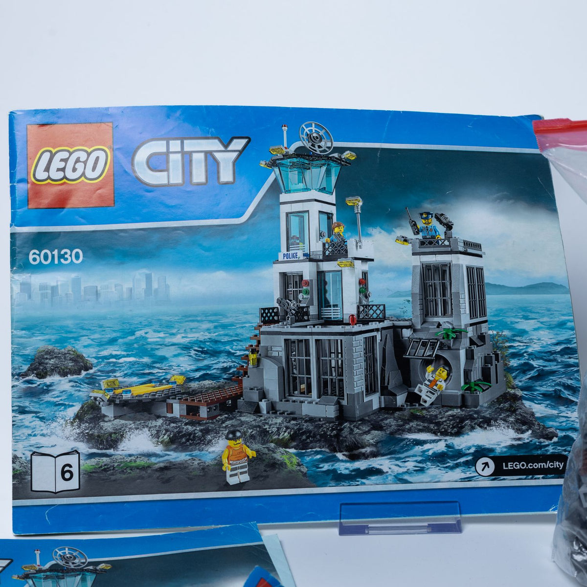 LEGO City - Polizeiquartier auf der Gefängnisinsel - Modell 60130 - Vollständig