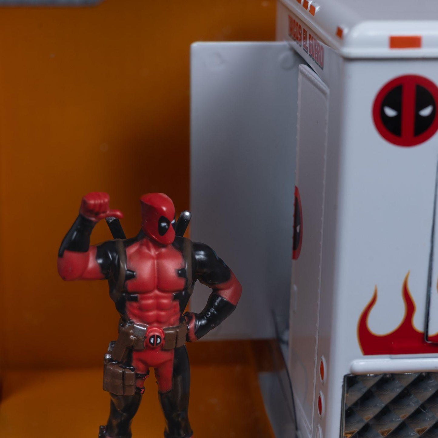 marvel-deadpool-taco-truck-die-cast-standmodell-mit-figur-124-ovp-2 - Utopia Collectibles