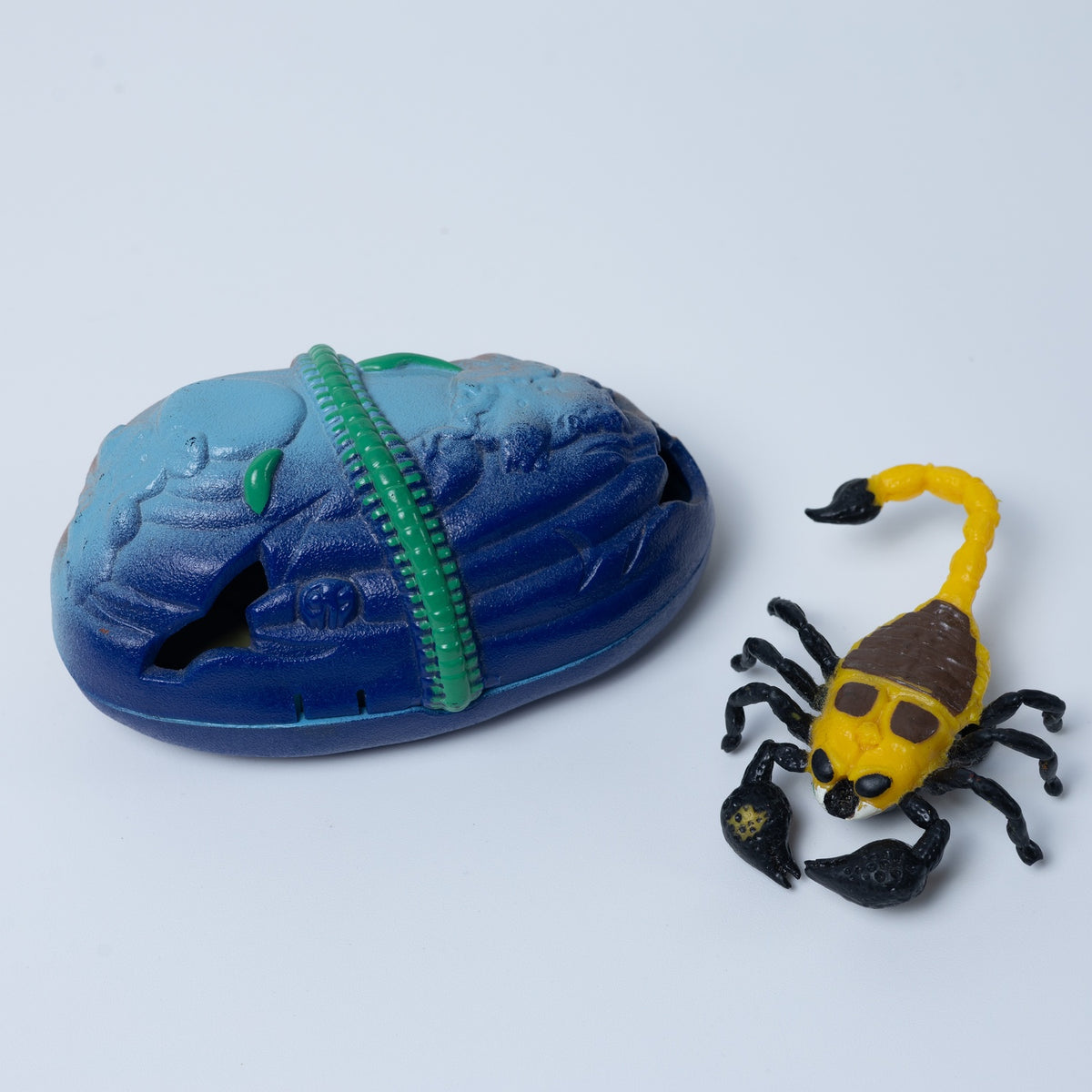 Mattel Horror Pets (1994) - Vennum - Fossil mit Skorpion - Top Zustand