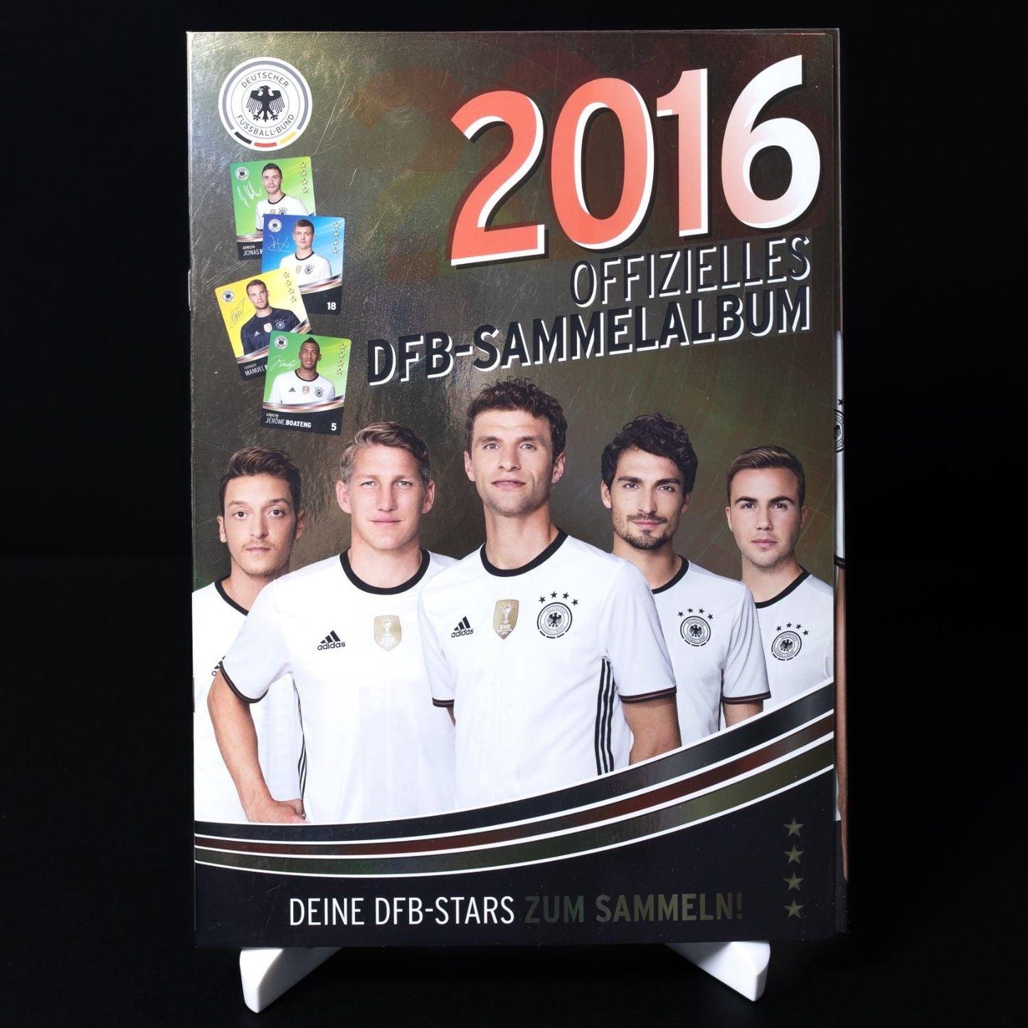 offizielles-dfb-sammelalbum-rewe-sammelbilder-33-von-36-karten-enthalten-1 - Utopia Collectibles