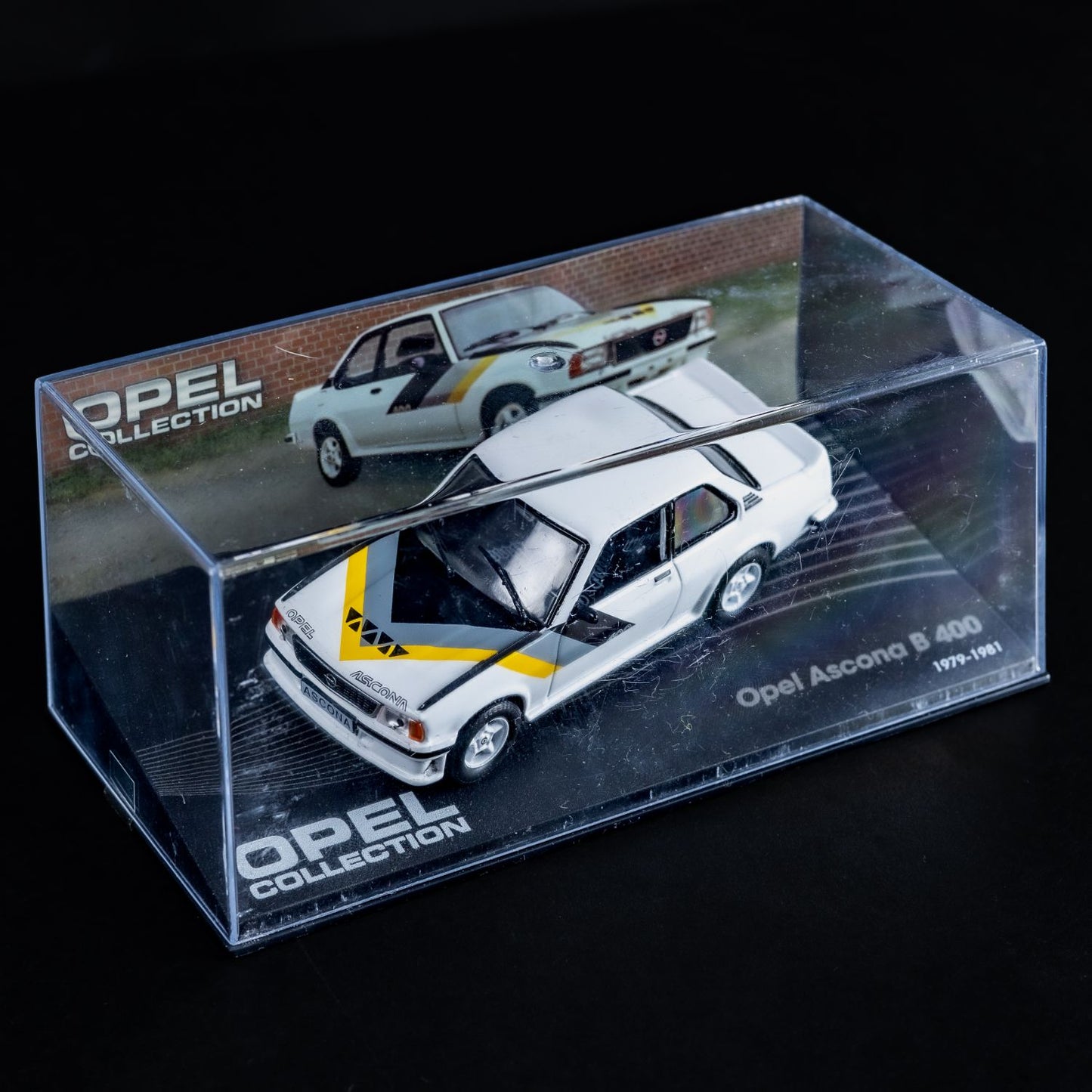 Opel Collection - Ascona B 400 (1979-1981) - 1:43 Standmodell - Mini-Vitrine